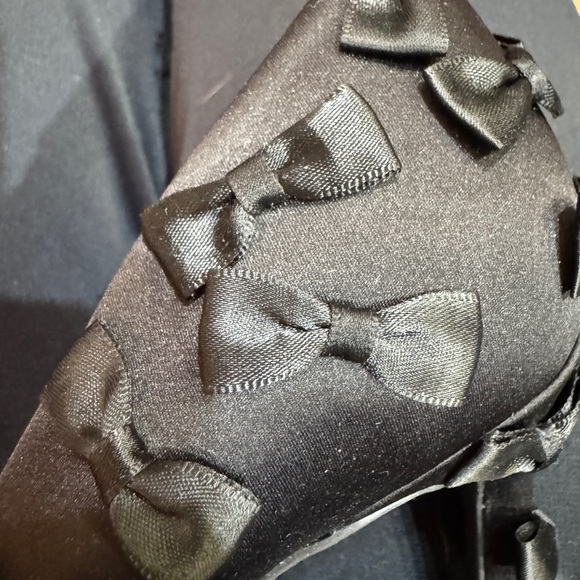 Gianni Bini mini bowties Heels Black Satin pumps 7.5 Coquette Party Dollcore Y2k - Picture 7 of 7